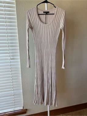 DECJUBA Remi scoop neck wide ribbed knit midi dress beige size US 6 NWT